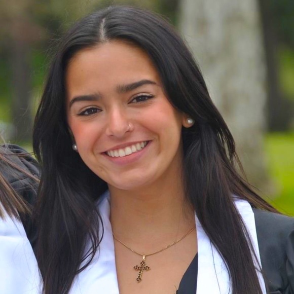 Meet your Posher, Sarah - Picture 1 of 1